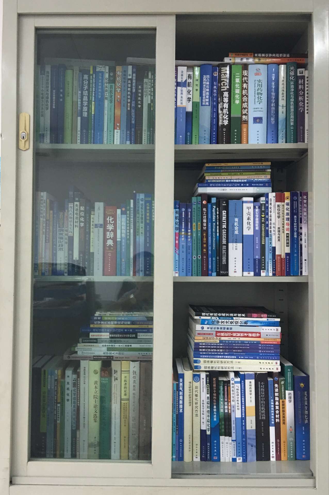 1469682957561228.jpg 贈書合影2一20160727.jpg